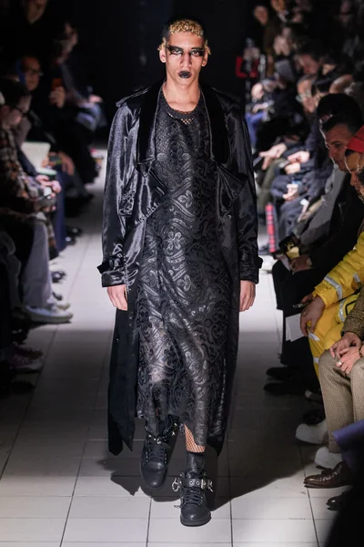 Look 19